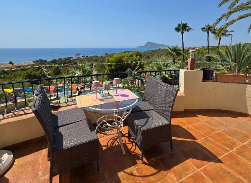 3 bedroom Villa for sale in Altea with pool garage - € 1,365,000 (Ref: 9186581)