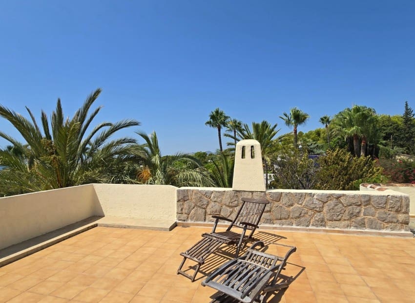 3 bedroom Villa for sale in Altea with pool garage - € 1,365,000 (Ref: 9186581)