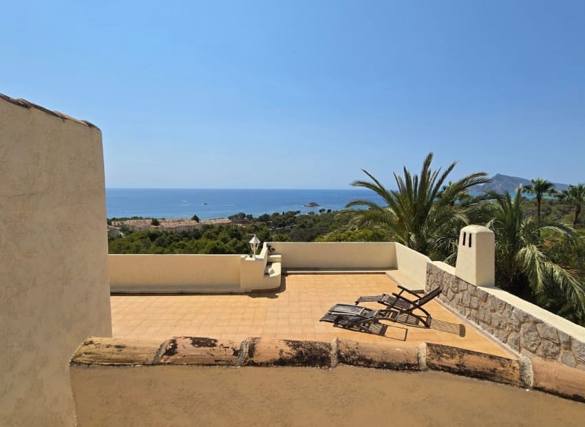 3 bedroom Villa for sale in Altea with pool garage - € 1,365,000 (Ref: 9186581)