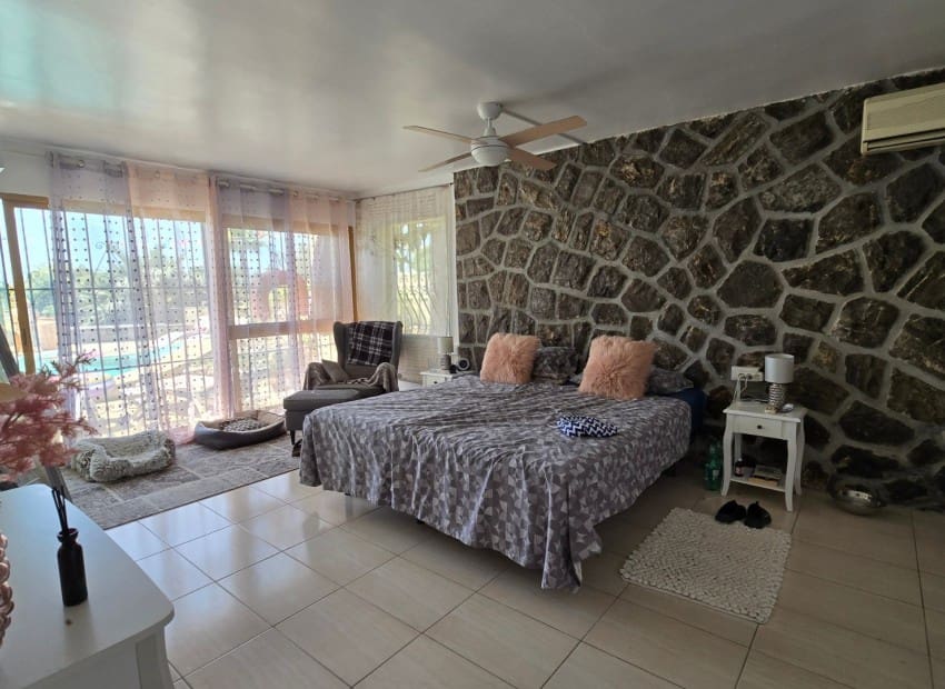 3 bedroom Villa for sale in Altea with pool garage - € 1,365,000 (Ref: 9186581)