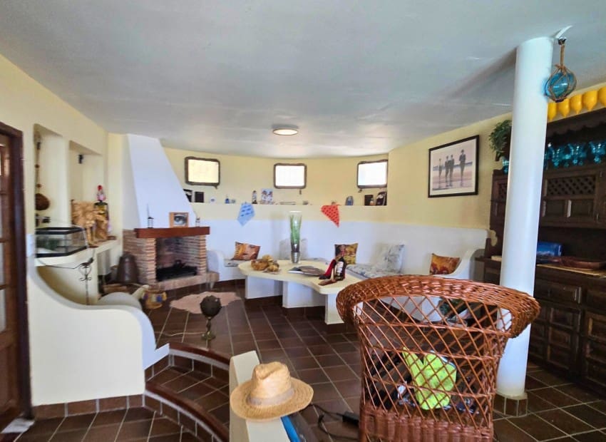 3 bedroom Villa for sale in Altea with pool garage - € 1,365,000 (Ref: 9186581)