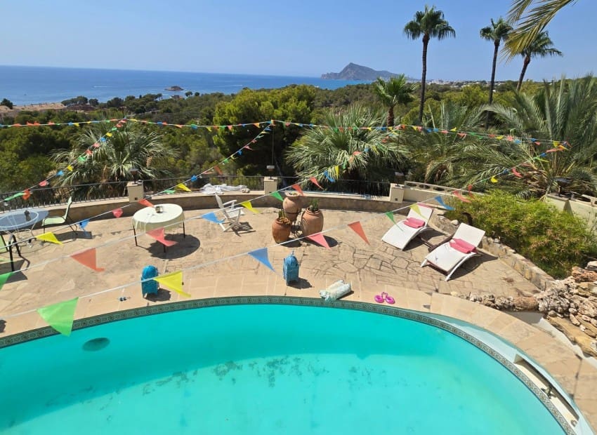 3 bedroom Villa for sale in Altea with pool garage - € 1,365,000 (Ref: 9186581)