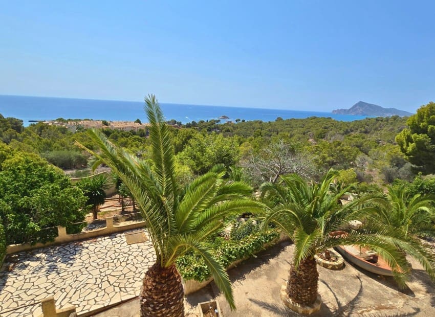3 bedroom Villa for sale in Altea with pool garage - € 1,365,000 (Ref: 9186581)