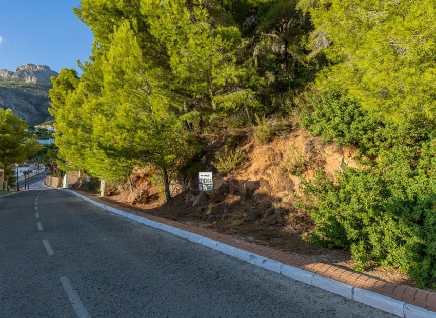 Grunde uden byggetilladelser til salg i Altea - € 745.000 (Ref: 9189856)