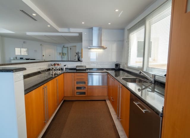 2 soveværelse Lejlighed til salg i Altea med garage - € 795.000 (Ref: 9190256)