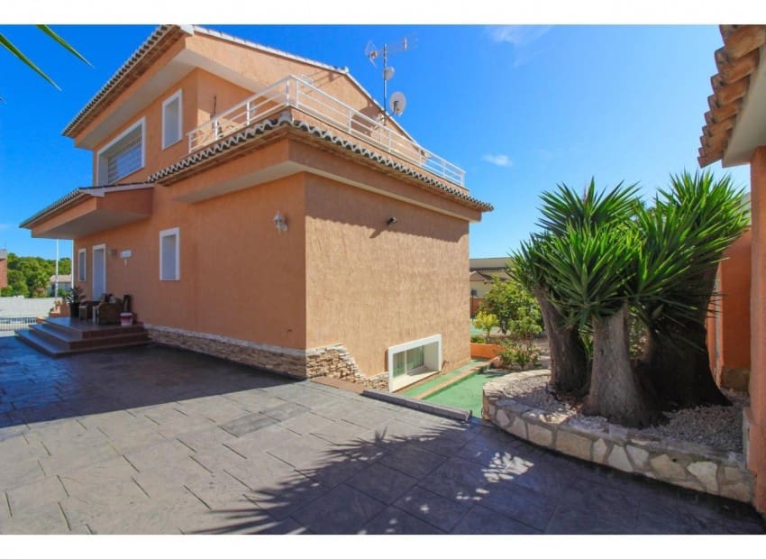 5 soverom Villa til salgs i Calpe / Calp med svømmebasseng garasje - € 680 000 (Ref: 9194719)