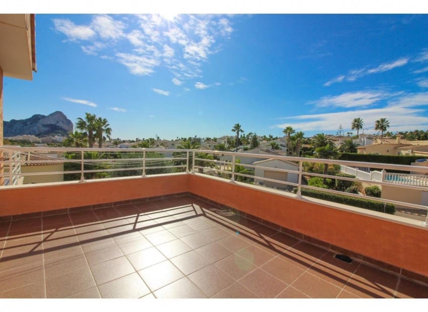 5 soverom Villa til salgs i Calpe / Calp med svømmebasseng garasje - € 680 000 (Ref: 9194719)