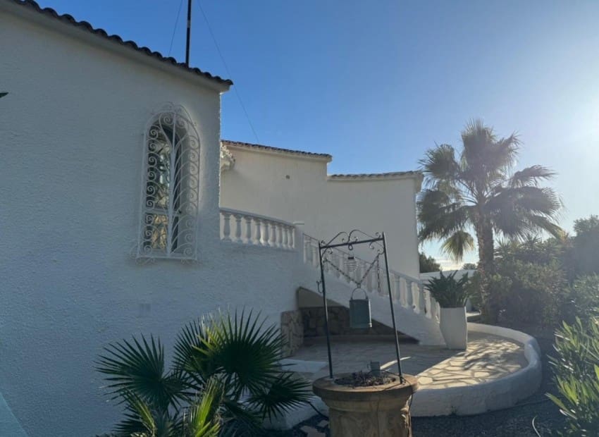 3 sypialnia Willa na sprzedaż w Calpe / Calp z basenem garażem - 675 000 € (Ref: 9197081)