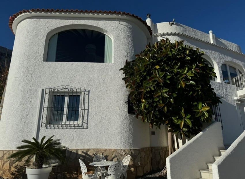 3 sypialnia Willa na sprzedaż w Calpe / Calp z basenem garażem - 675 000 € (Ref: 9197081)