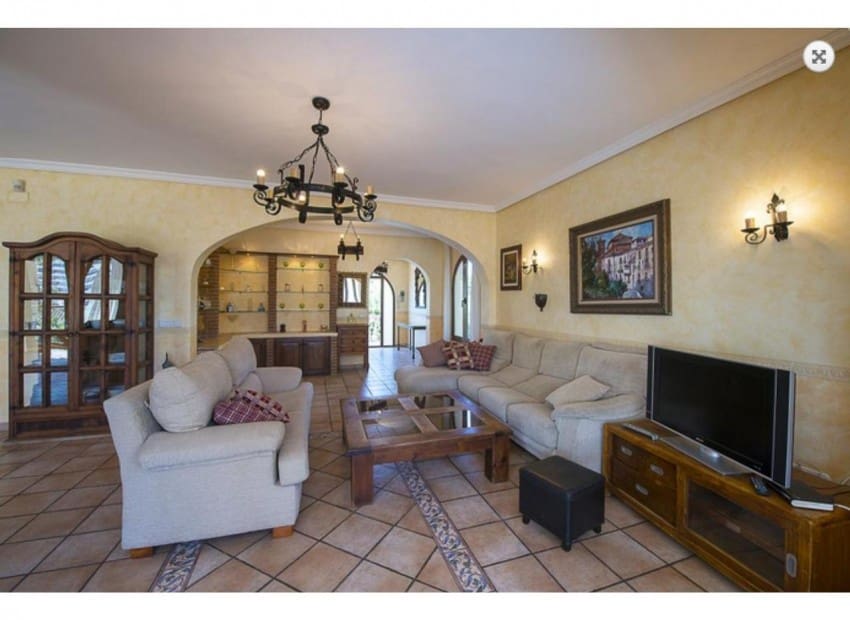 4 sypialnia Willa na sprzedaż w Calpe / Calp z basenem garażem - 775 000 € (Ref: 9197363)