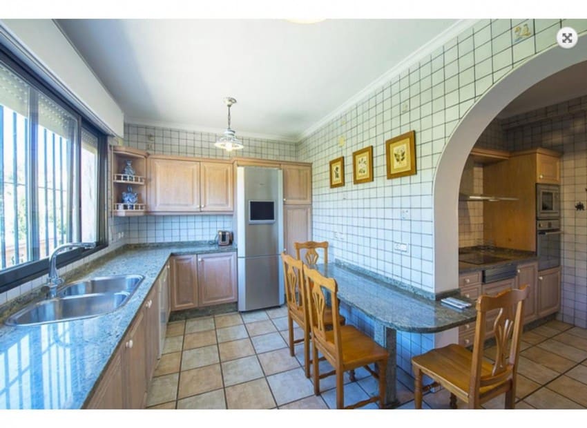 4 sypialnia Willa na sprzedaż w Calpe / Calp z basenem garażem - 775 000 € (Ref: 9197363)