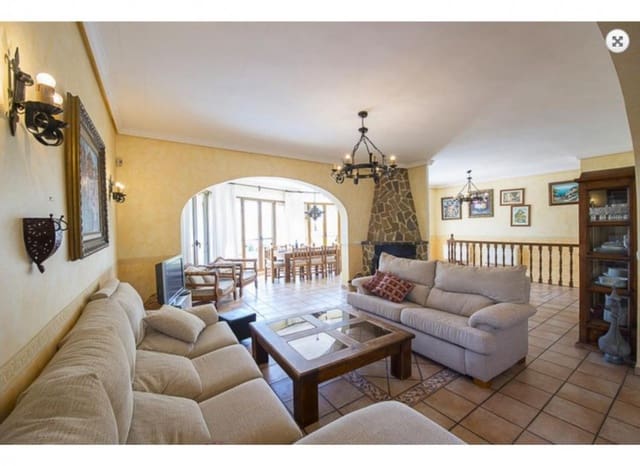 Chalet de 4 habitaciones en Levante - Playa Fossa, Calpe / Calp en venta con piscina garaje - 775.000 € (Ref: 9197363)