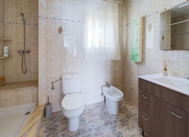 5 bedroom Villa for sale in Gargasindi, Calpe / Calp with pool - € 620,000 (Ref: 9198155)