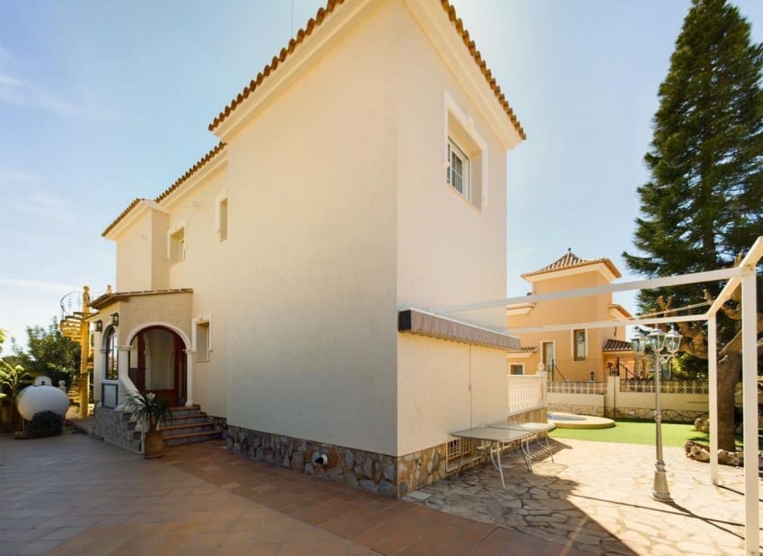 5 soveværelse Villa til salg i Calpe / Calp med swimmingpool - € 620.000 (Ref: 9198155)