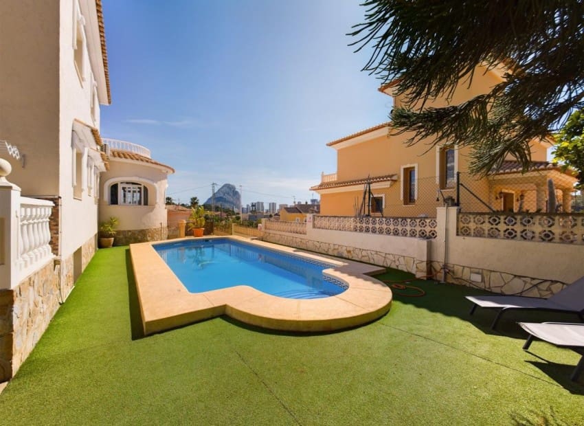 5 soveværelse Villa til salg i Calpe / Calp med swimmingpool - € 620.000 (Ref: 9198155)
