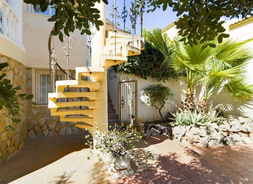 5 soveværelse Villa til salg i Calpe / Calp med swimmingpool - € 620.000 (Ref: 9198155)