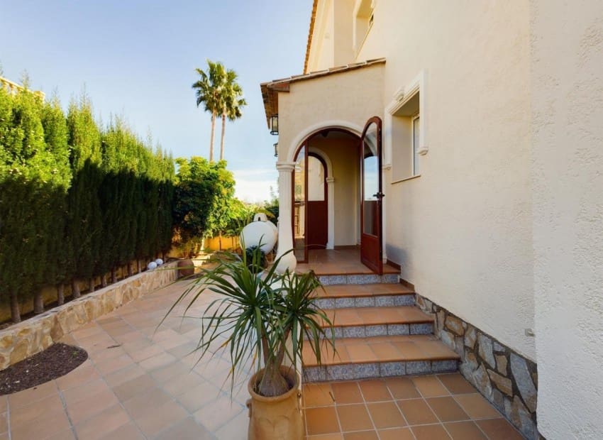 5 soveværelse Villa til salg i Calpe / Calp med swimmingpool - € 620.000 (Ref: 9198155)