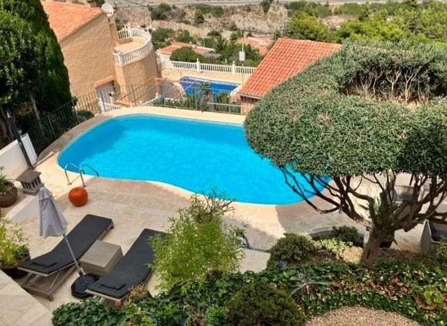 4 slaapkamer Villa te koop in Maryvilla, Calpe / Calp met zwembad - € 580.000 (Ref: 9227728)