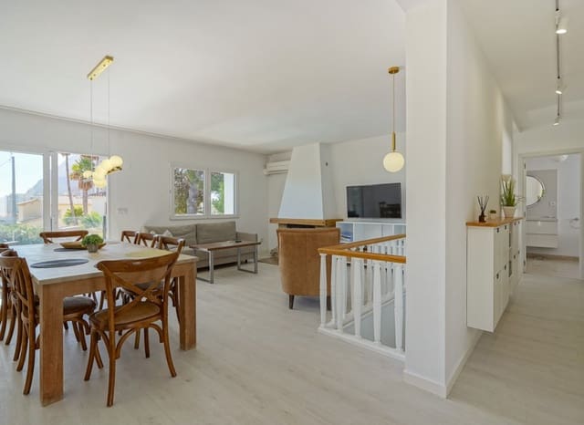 5 Zimmer Villa zu verkaufen in Gargasindi, Calpe / Calp mit Pool - 749.000 € (Ref: 9231541)