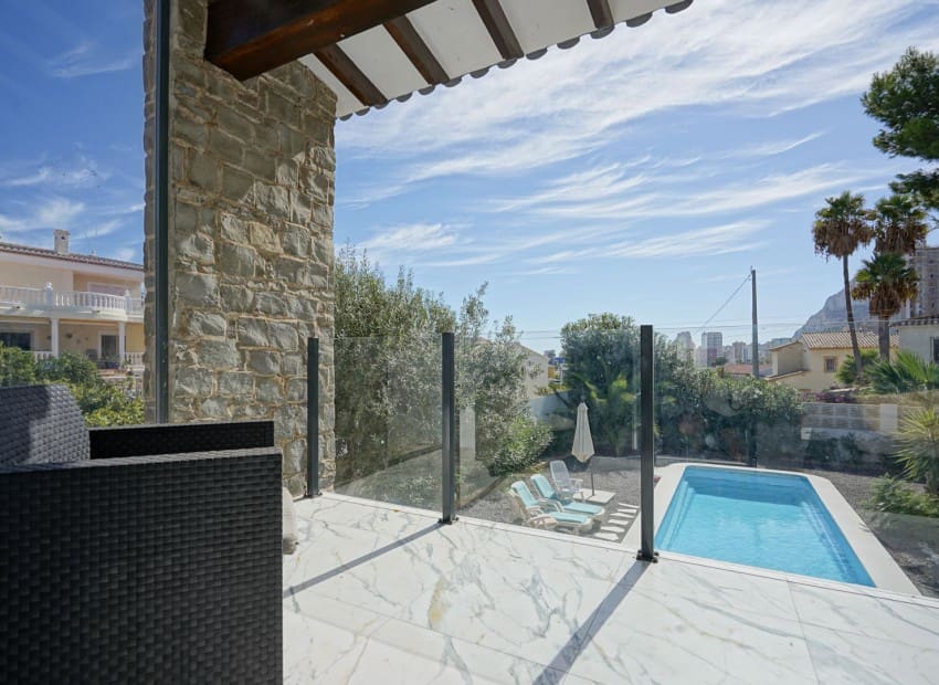 5 Zimmer Villa zu verkaufen in Calpe / Calp mit Pool - 749.000 € (Ref: 9231541)