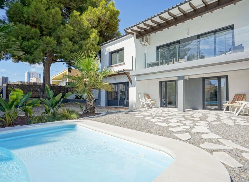 5 Zimmer Villa zu verkaufen in Calpe / Calp mit Pool - 749.000 € (Ref: 9231541)