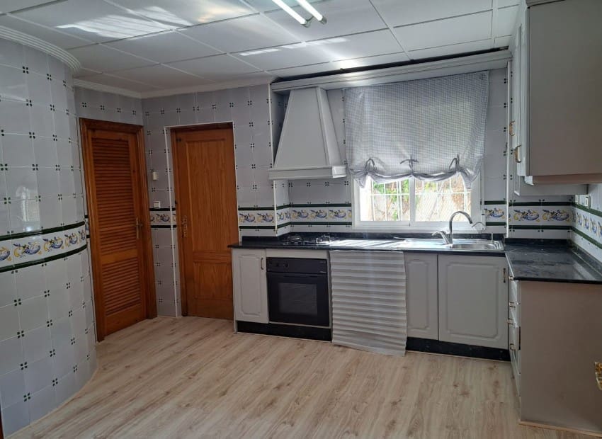 5 bedroom Finca/Country House for sale in Orihuela with pool - € 370,000 (Ref: 9241151)