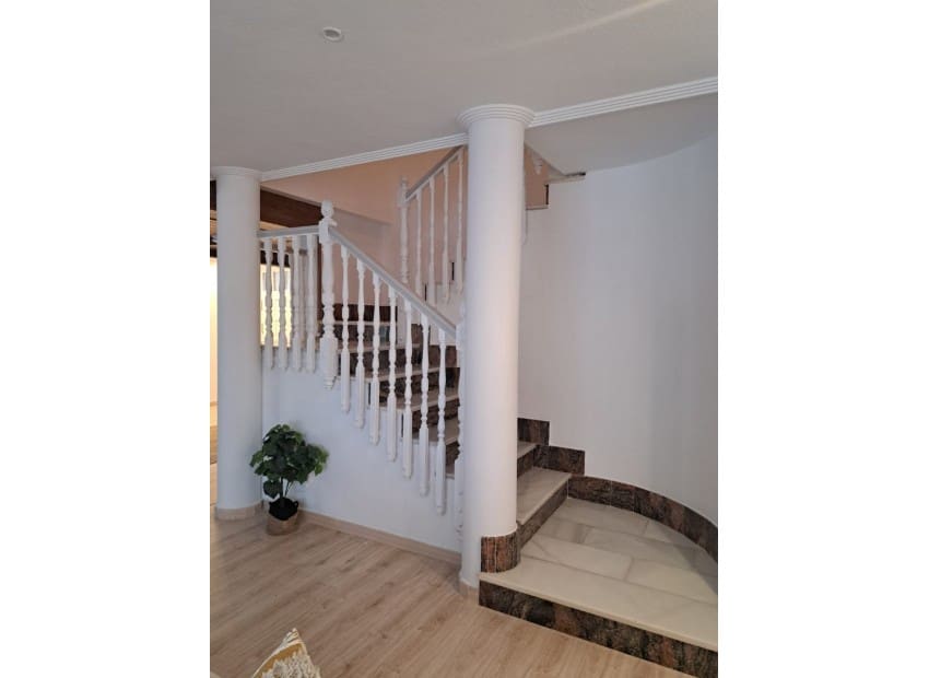 5 bedroom Finca/Country House for sale in Orihuela with pool - € 370,000 (Ref: 9241151)