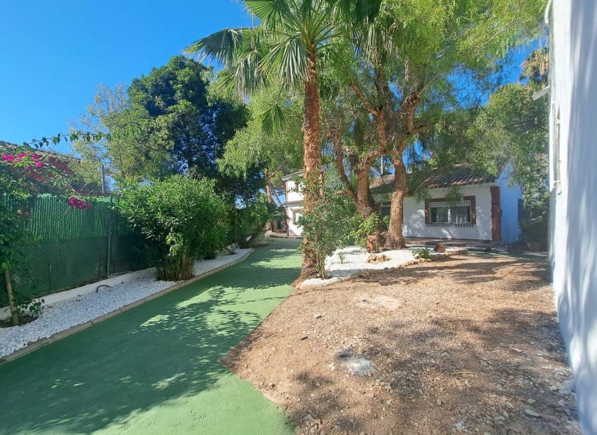 5 bedroom Finca/Country House for sale in Orihuela with pool - € 370,000 (Ref: 9241151)