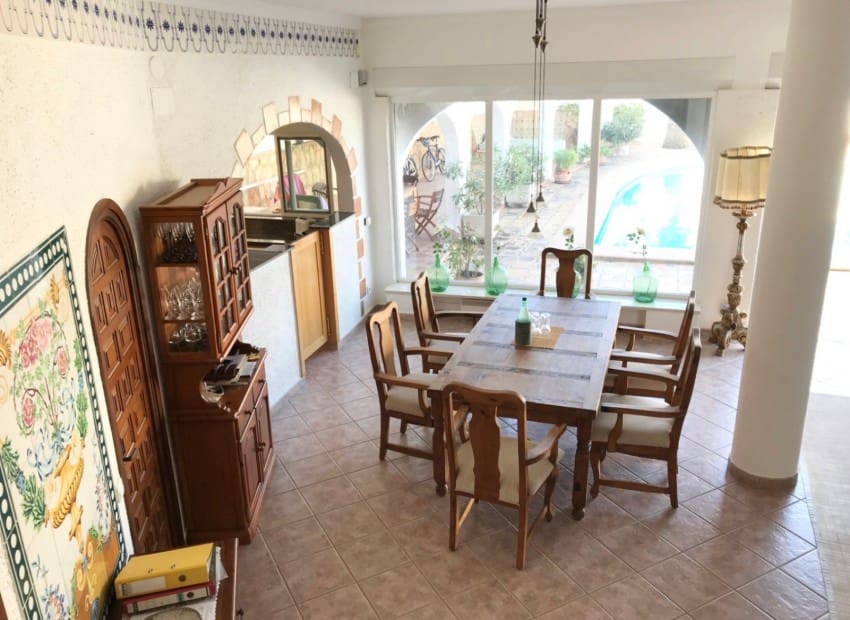 8 chambre Villa/Maison à vendre à Calpe / Calp avec piscine - 790 000 € (Ref: 9262967)