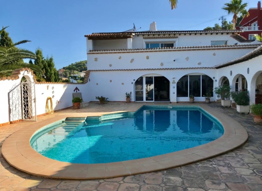 8 chambre Villa/Maison à vendre à Calpe / Calp avec piscine - 790 000 € (Ref: 9262967)
