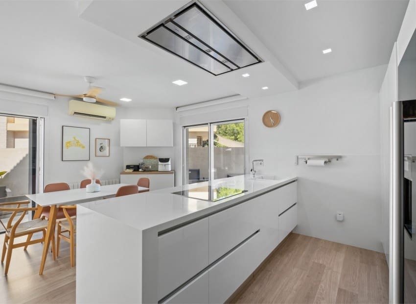 Casa de 5 habitaciones en Alfaz del Pi / L'Alfàs del Pi en venta con piscina - 599.000 € (Ref: 9263562)