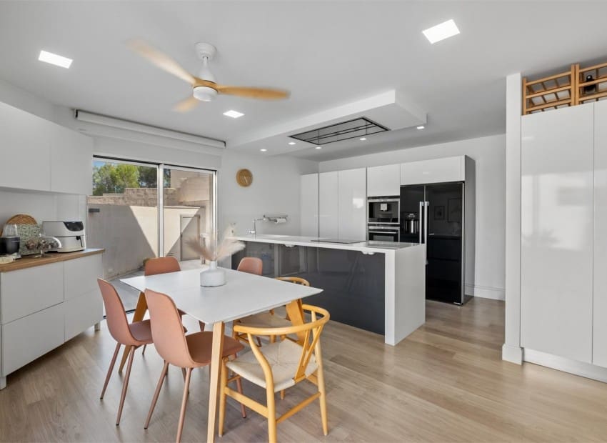 Casa de 5 habitaciones en Alfaz del Pi / L'Alfàs del Pi en venta con piscina - 599.000 € (Ref: 9263562)