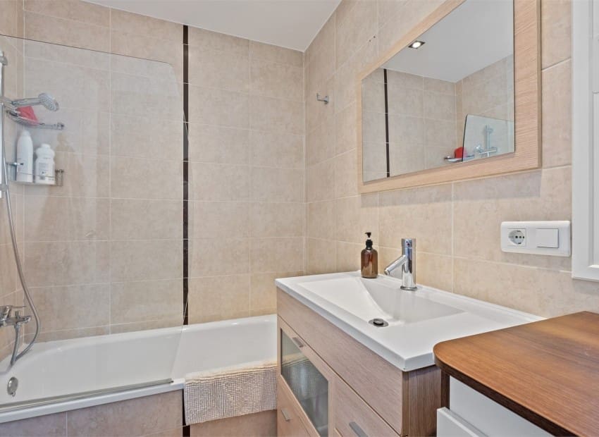 Casa de 5 habitaciones en Alfaz del Pi / L'Alfàs del Pi en venta con piscina - 599.000 € (Ref: 9263562)