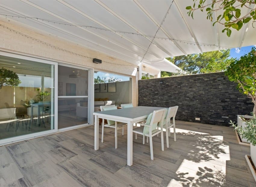 Casa de 5 habitaciones en Alfaz del Pi / L'Alfàs del Pi en venta con piscina - 599.000 € (Ref: 9263562)