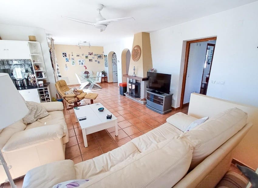 4 quarto Moradia para venda em La Nucia com piscina garagem - 450 000 € (Ref: 9267574)