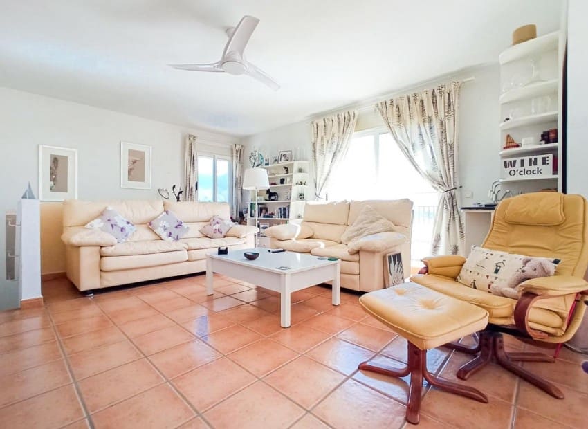 4 quarto Moradia para venda em La Nucia com piscina garagem - 450 000 € (Ref: 9267574)