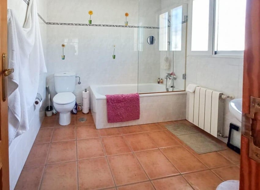 4 quarto Moradia para venda em La Nucia com piscina garagem - 450 000 € (Ref: 9267574)