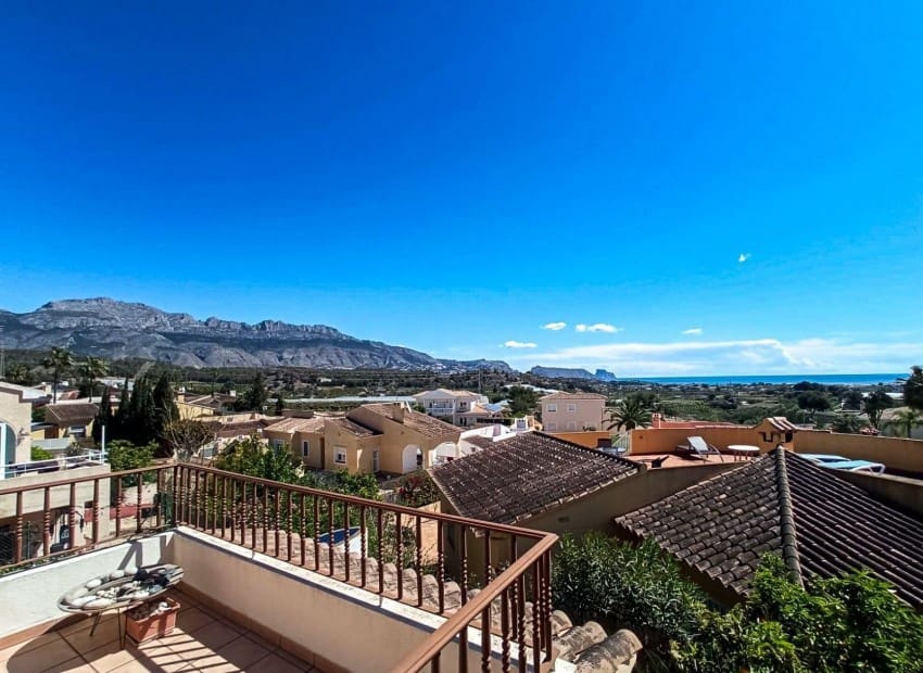 4 quarto Moradia para venda em La Nucia com piscina garagem - 450 000 € (Ref: 9267574)