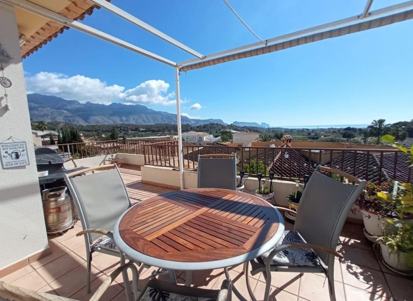 4 quarto Moradia para venda em La Nucia com piscina garagem - 450 000 € (Ref: 9267574)