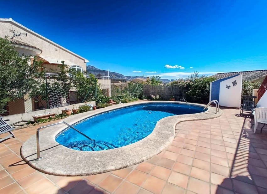 4 quarto Moradia para venda em La Nucia com piscina garagem - 450 000 € (Ref: 9267574)