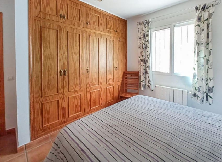 4 quarto Moradia para venda em La Nucia com piscina garagem - 450 000 € (Ref: 9267574)