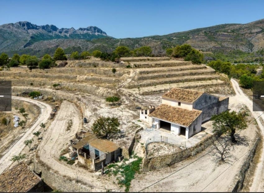 4 makuuhuone Maalaistalo myytävänä paikassa Benissa mukana uima-altaan - 399 900 € (Ref: 9268751)