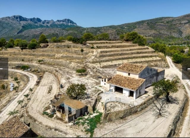 4 makuuhuone Maalaistalo myytävänä paikassa Benissa mukana uima-altaan - 399 900 € (Ref: 9268751)