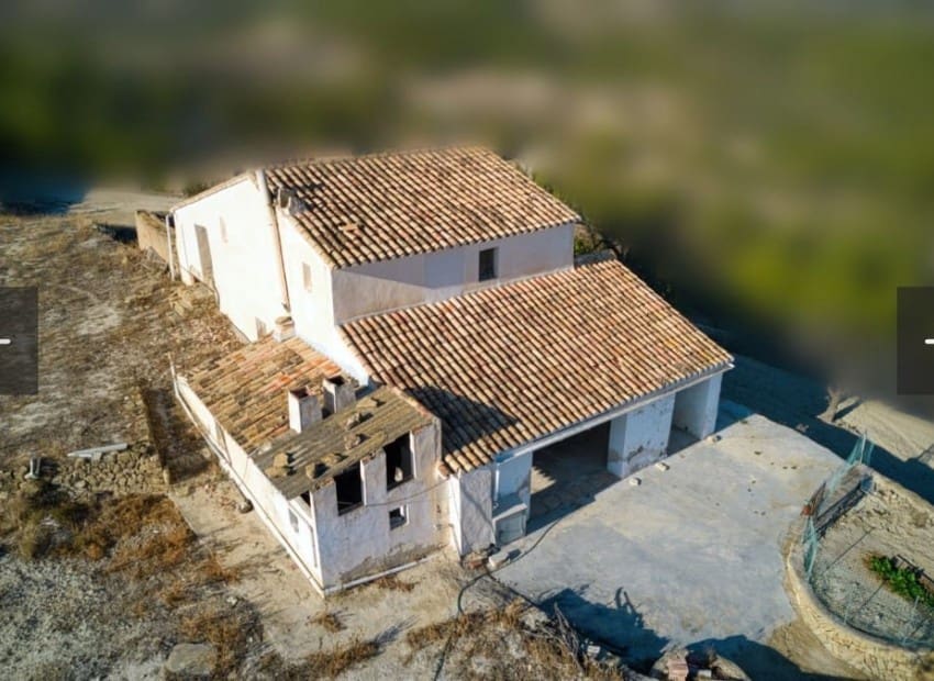 4 makuuhuone Maalaistalo myytävänä paikassa Benissa mukana uima-altaan - 399 900 € (Ref: 9268751)