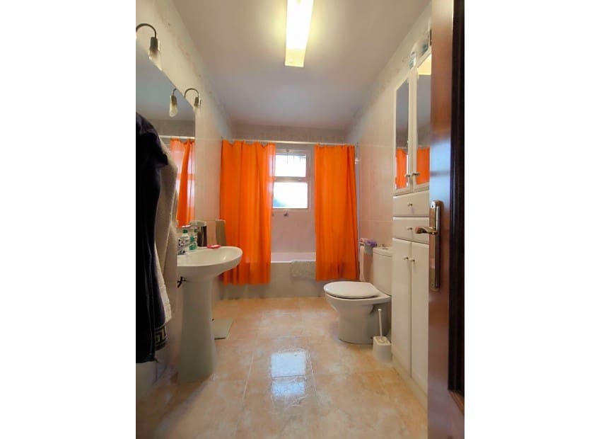 3 soveværelse Villa til salg i La Nucia med swimmingpool - € 445.000 (Ref: 9270240)