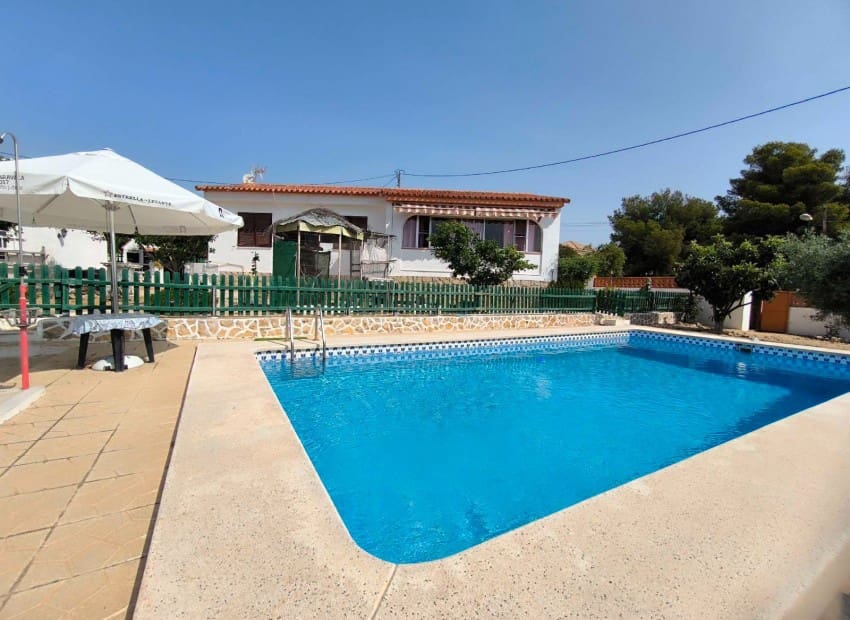 3 soveværelse Villa til salg i La Nucia med swimmingpool - € 445.000 (Ref: 9270240)