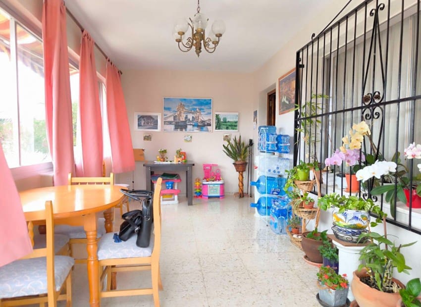 3 soveværelse Villa til salg i La Nucia med swimmingpool - € 445.000 (Ref: 9270240)