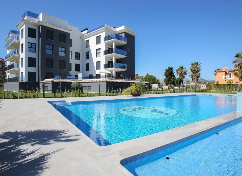 3 chambre Appartement à vendre à Oliva Nova avec piscine - 560 000 € (Ref: 9271420)