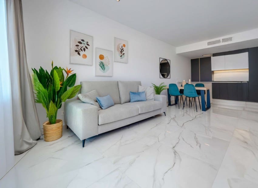 Apartamento de 2 habitaciones en Torrevieja en venta con piscina garaje - 274.000 € (Ref: 9271421)