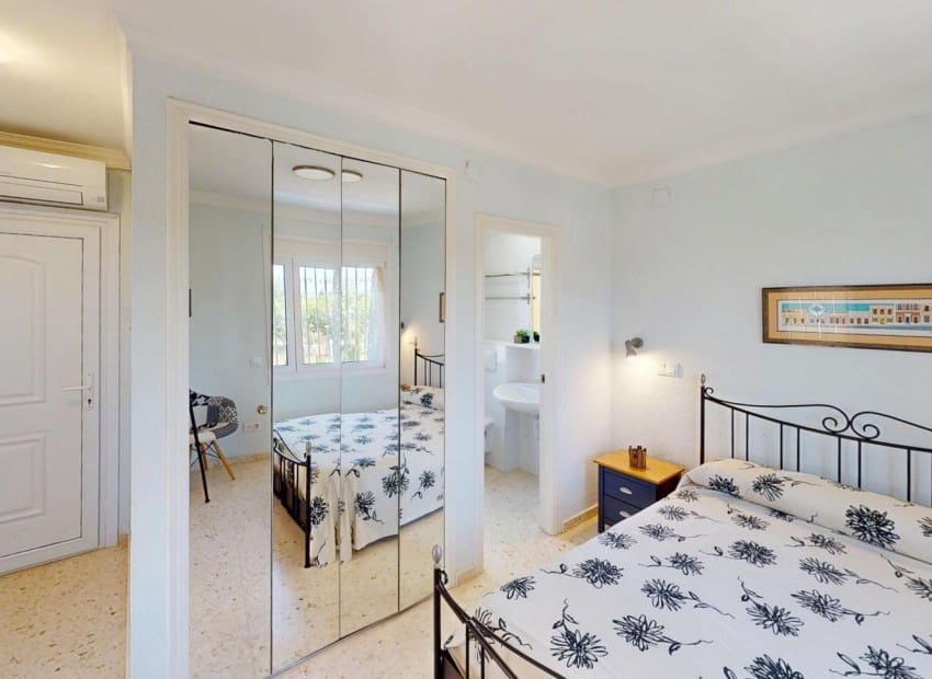 3 bedroom Villa for sale in Oliva Nova with pool garage - € 385,000 (Ref: 9271715)